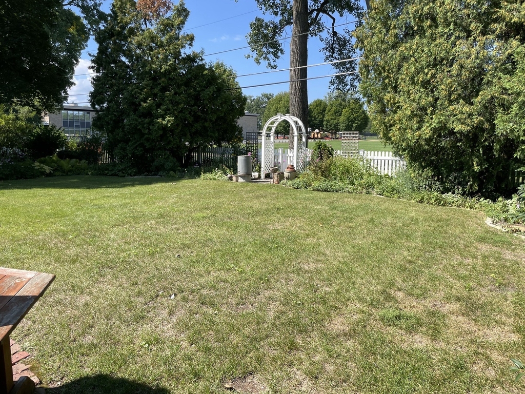 2546 Laurel Lane - Photo 6