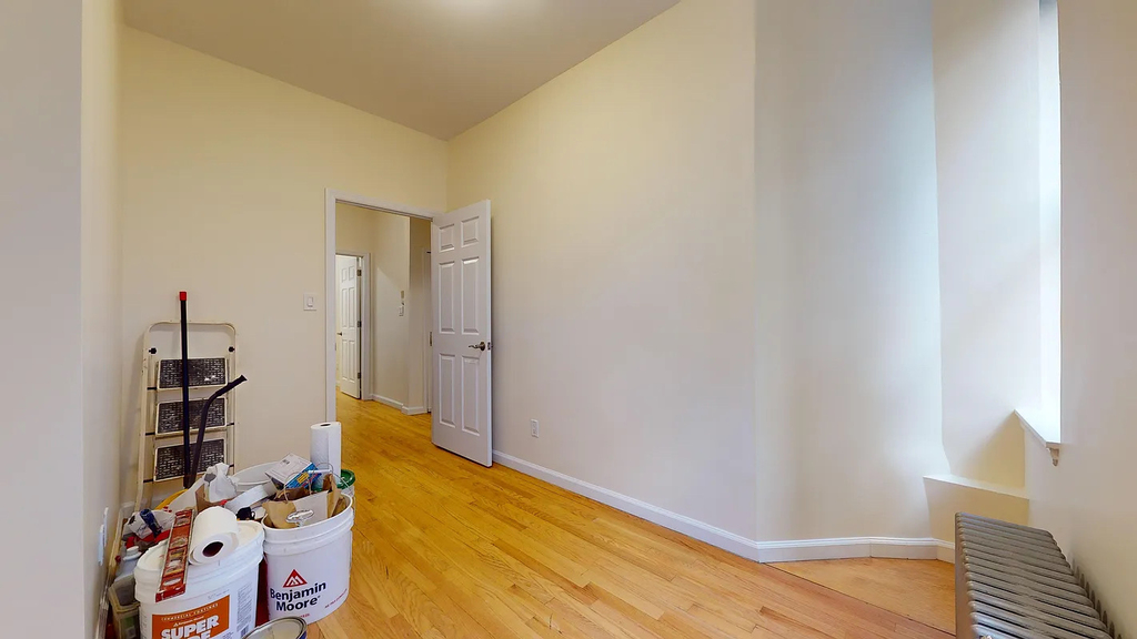  East 7th Street - Photo 10
