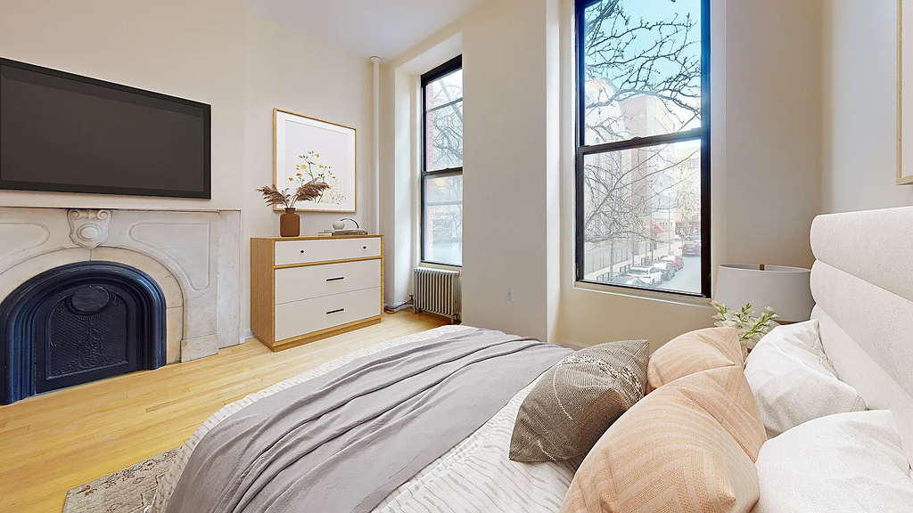  East 7th Street - Photo 0