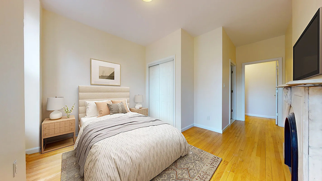  East 7th Street - Photo 1