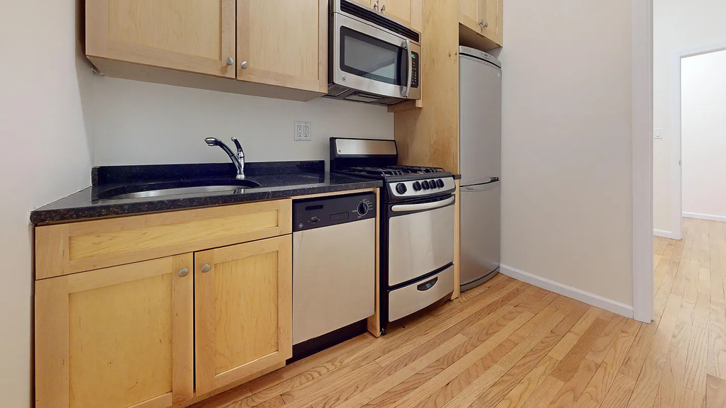  East 7th Street - Photo 7
