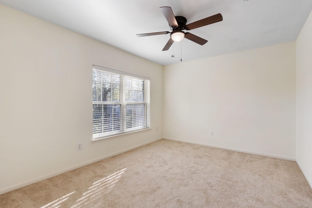 59 Fire Flicker Place - Photo 23