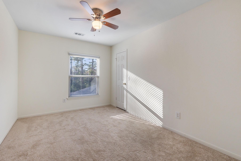 59 Fire Flicker Place - Photo 24