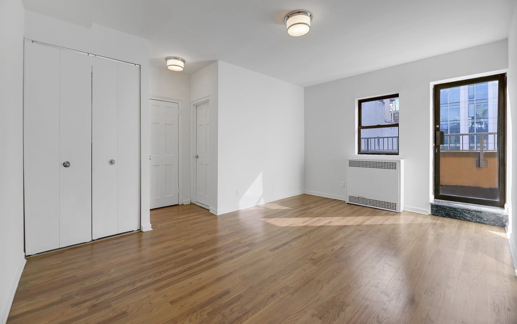 121 Madison Avenue - Photo 3