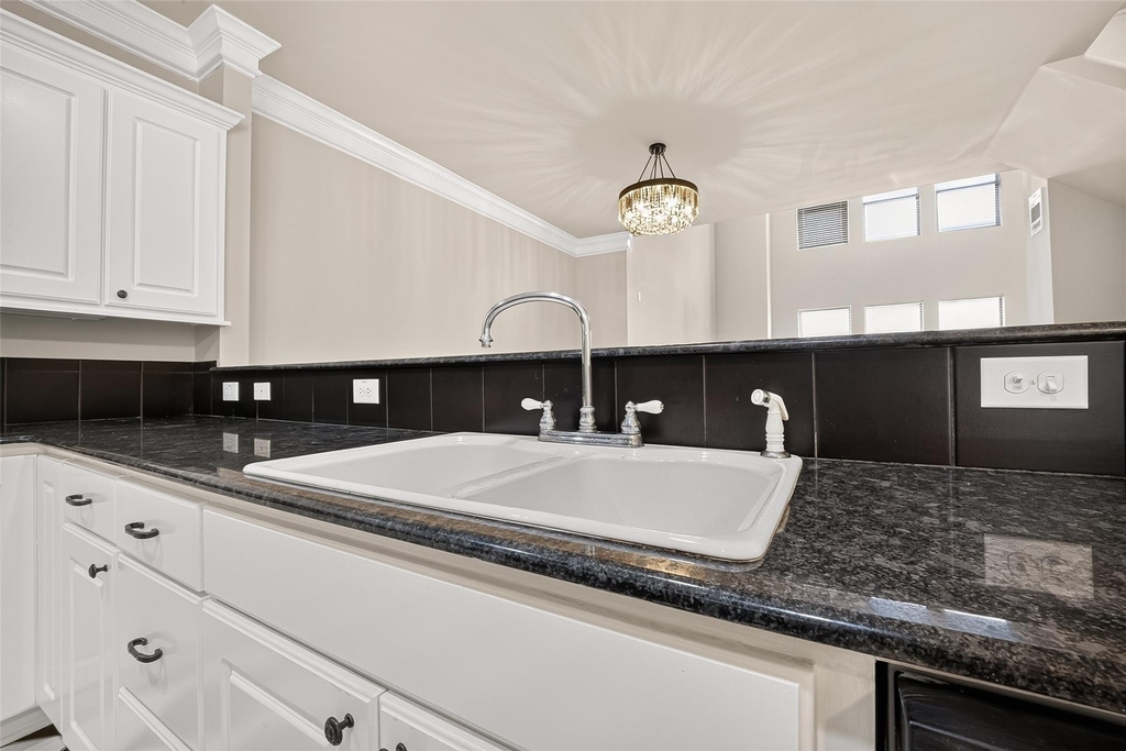 1513 Roy Street - Photo 17