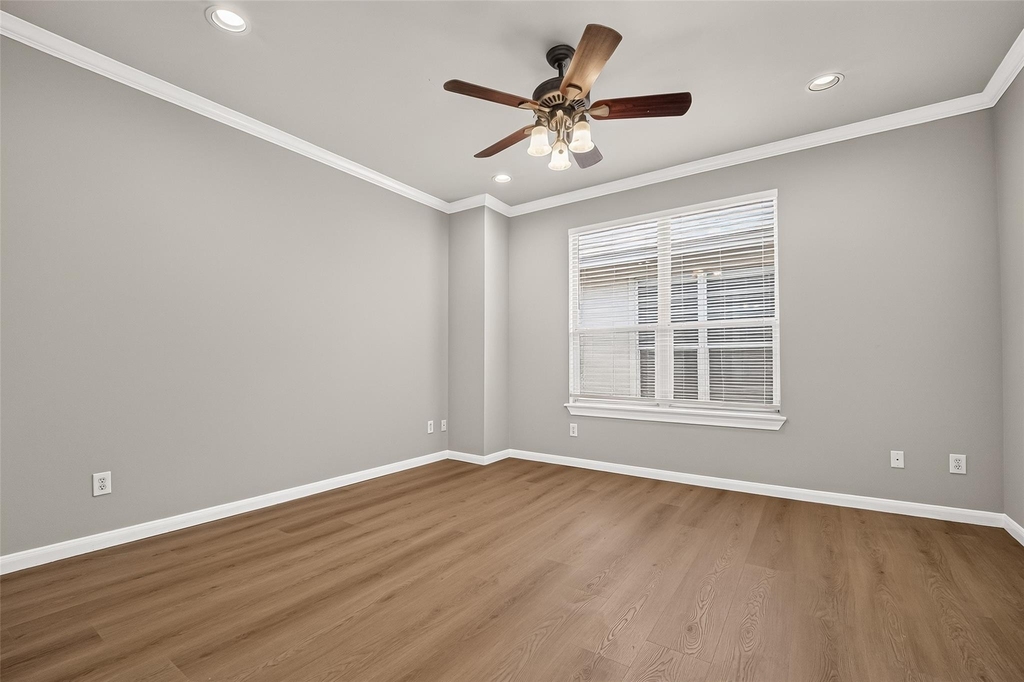 1513 Roy Street - Photo 32