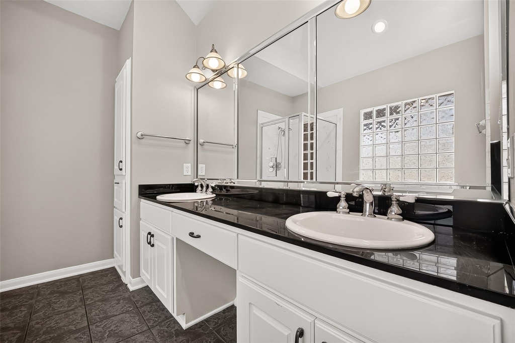 1513 Roy Street - Photo 37