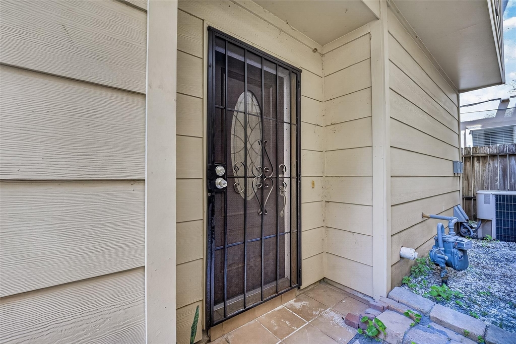 1513 Roy Street - Photo 3