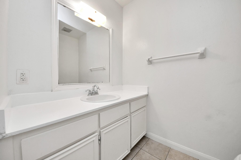 1701 Upland Drive - Photo 7