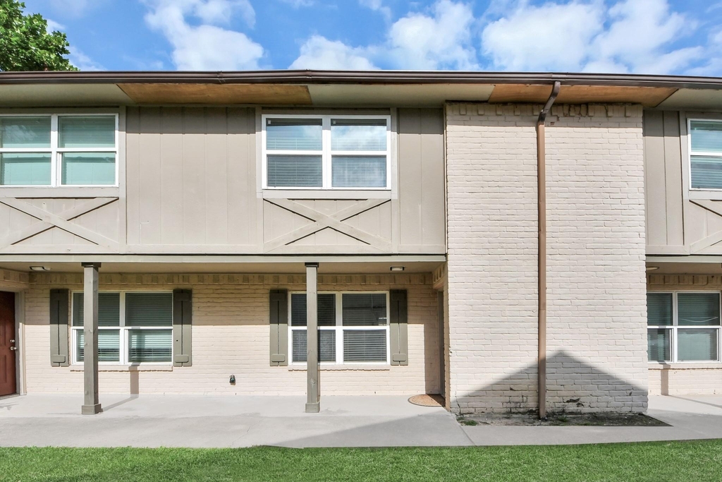 1701 Upland Drive - Photo 16