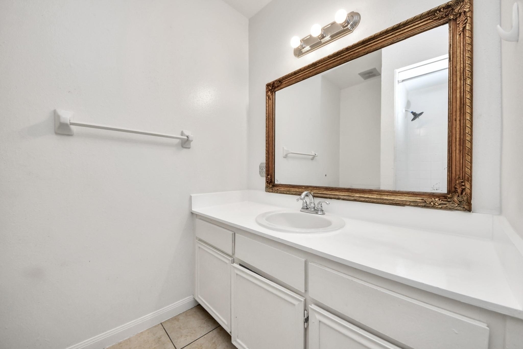 1701 Upland Drive - Photo 6