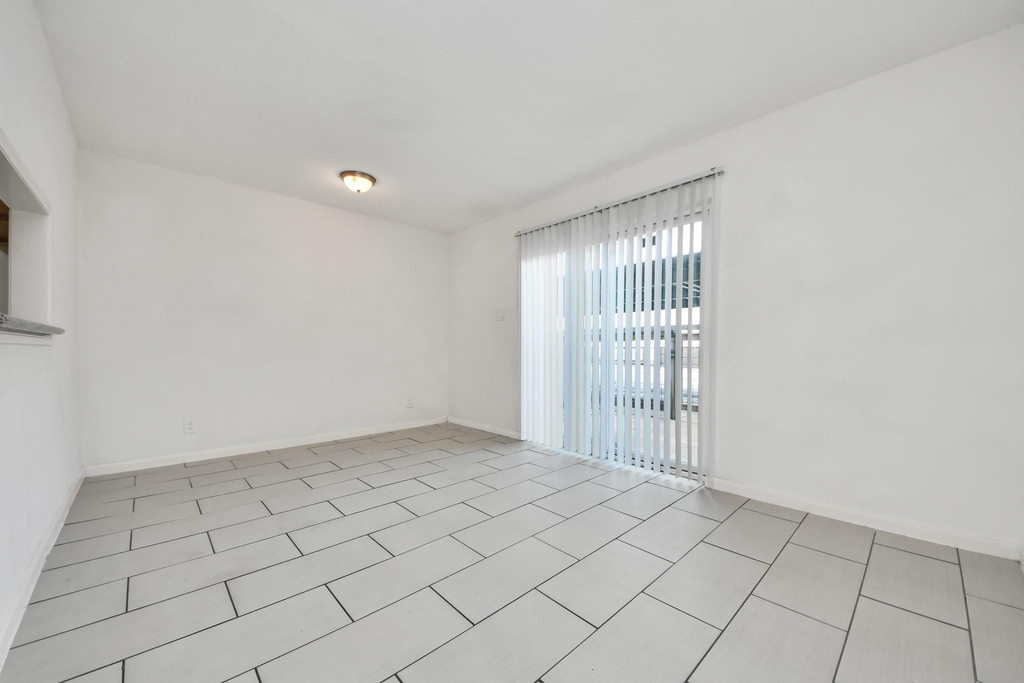 1701 Upland Drive - Photo 3