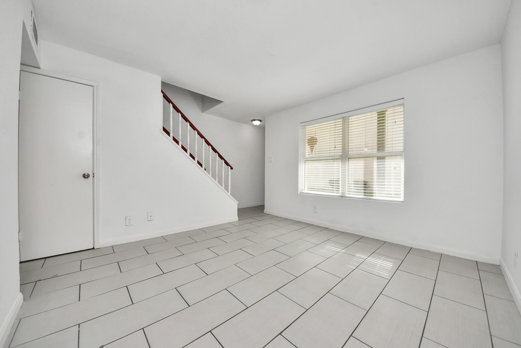 1701 Upland Drive - Photo 12