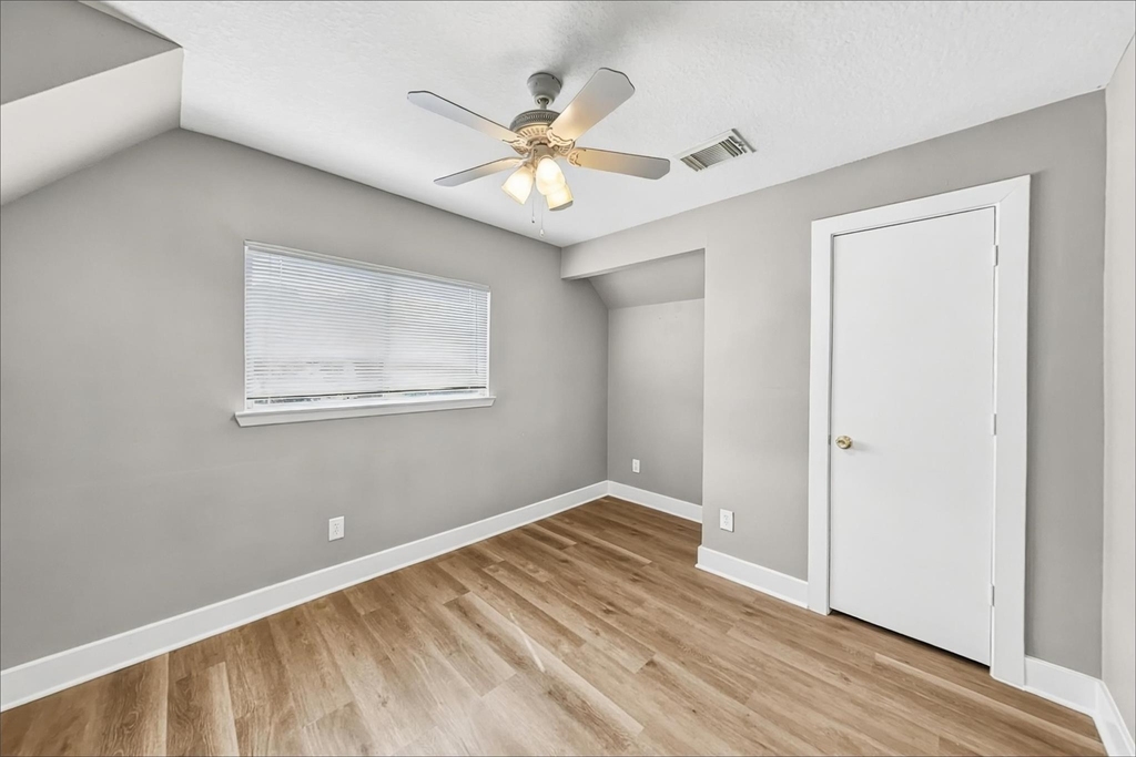 833 Lightningbug Lane - Photo 13