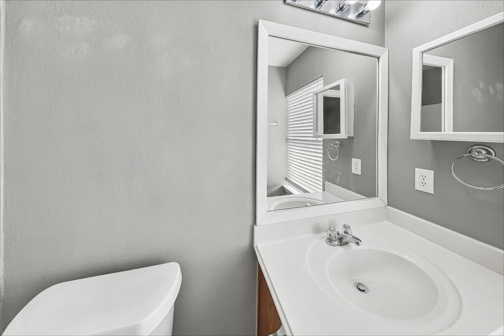 833 Lightningbug Lane - Photo 9