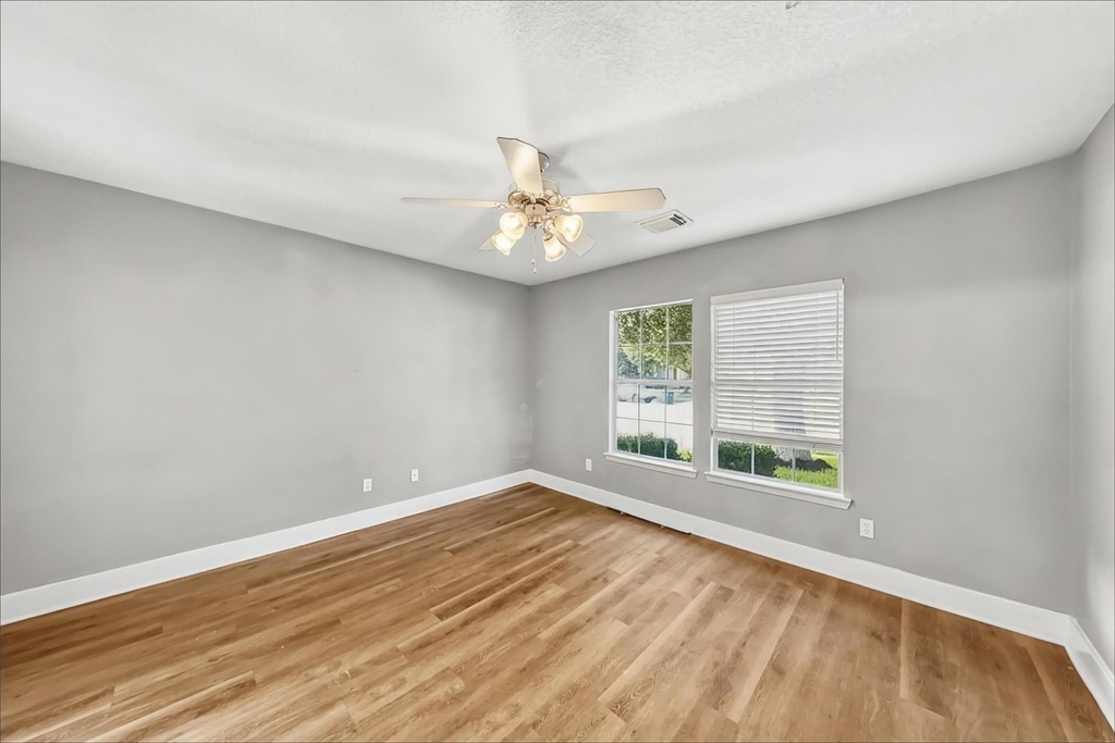 833 Lightningbug Lane - Photo 7