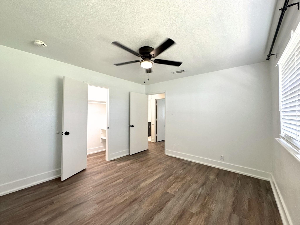 547 County Road 949e - Photo 8