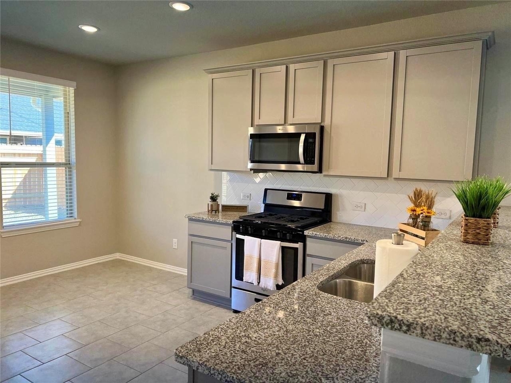 31418 Horseshoe Meadow Bend - Photo 6