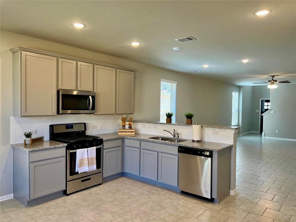 31418 Horseshoe Meadow Bend - Photo 5