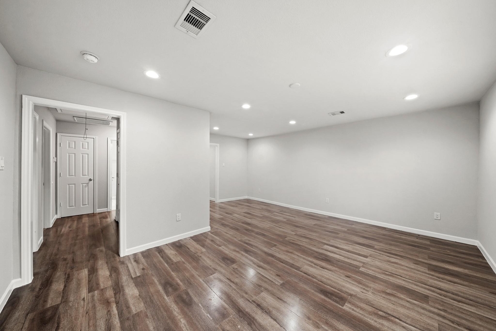 4926 Hull Street - Photo 2