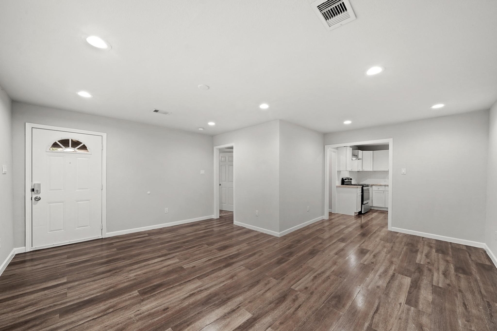 4926 Hull Street - Photo 3