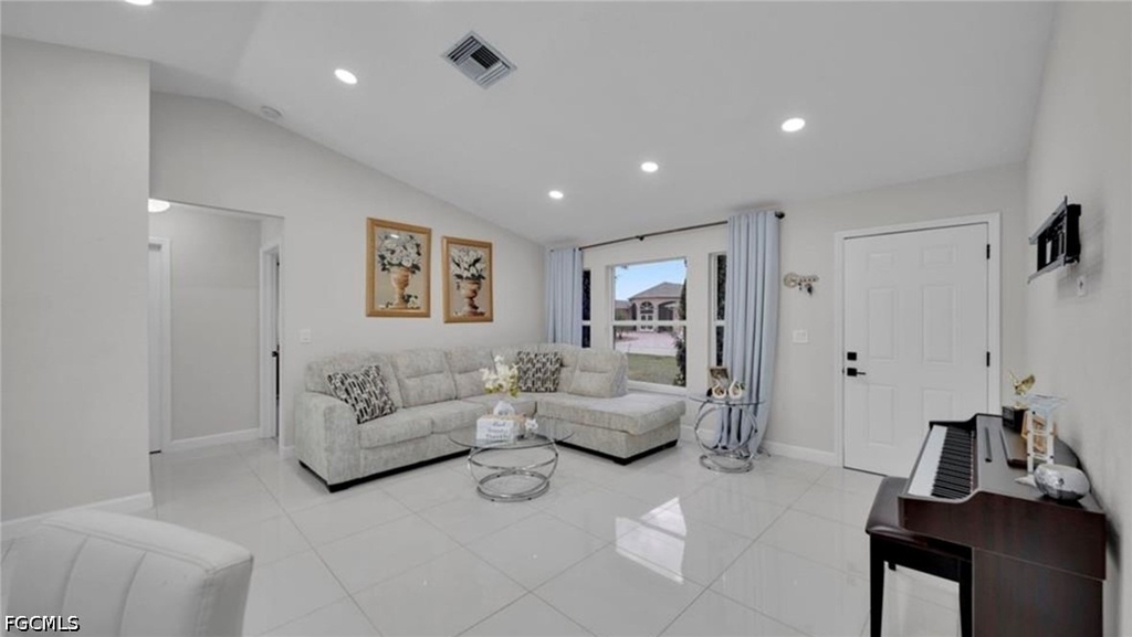 221 Ne 23rd Avenue - Photo 5