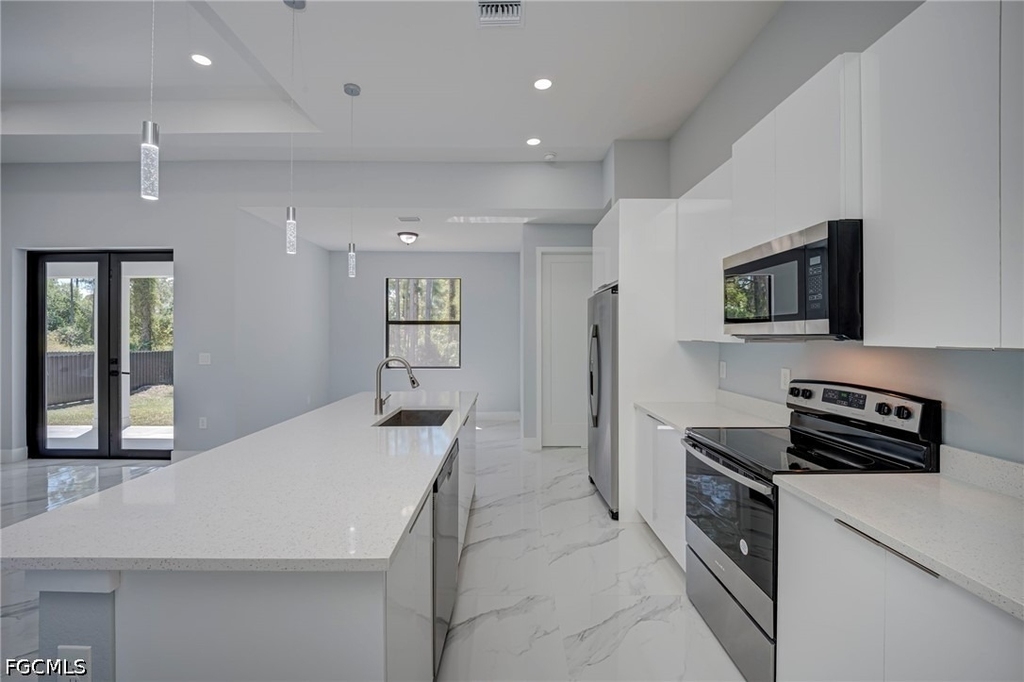 872 Spaulding Street E - Photo 8