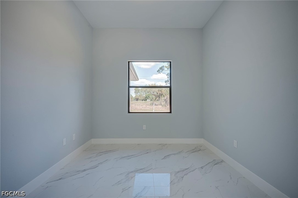872 Spaulding Street E - Photo 13