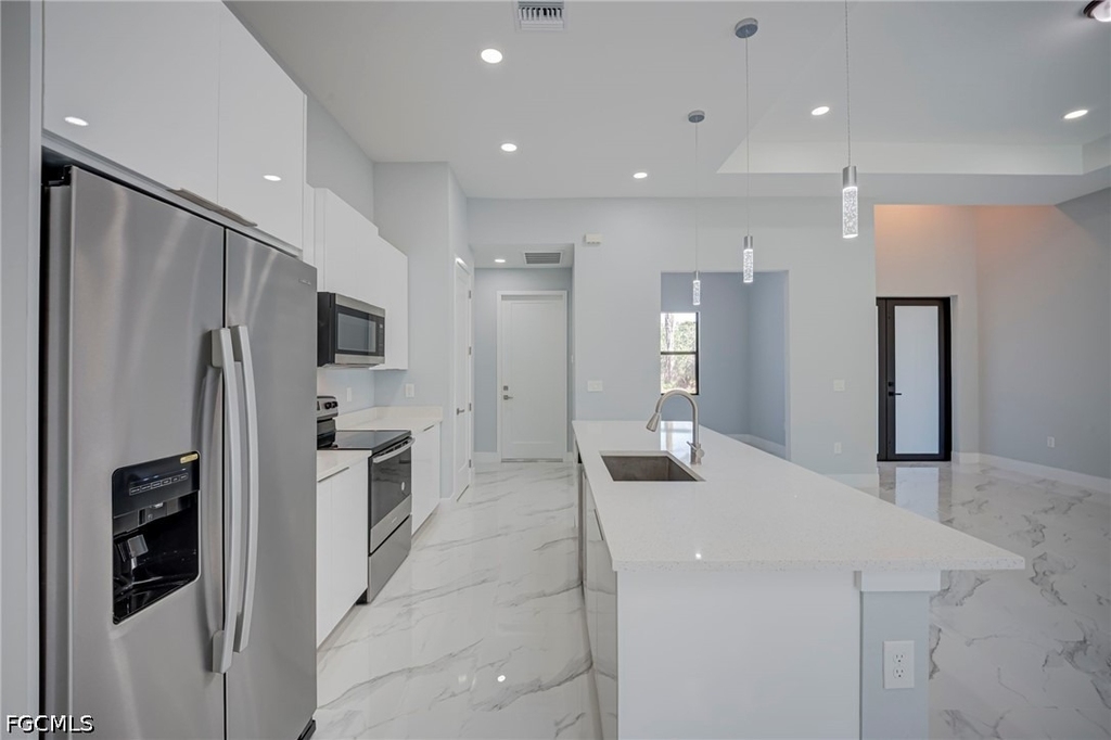 872 Spaulding Street E - Photo 9