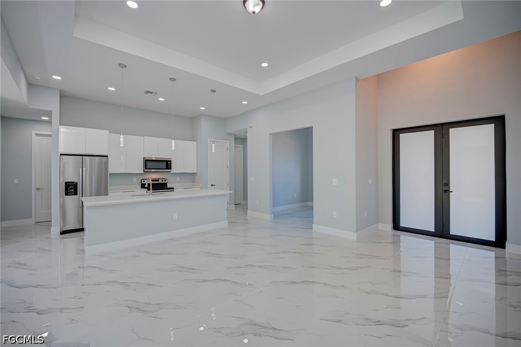 872 Spaulding Street E - Photo 6