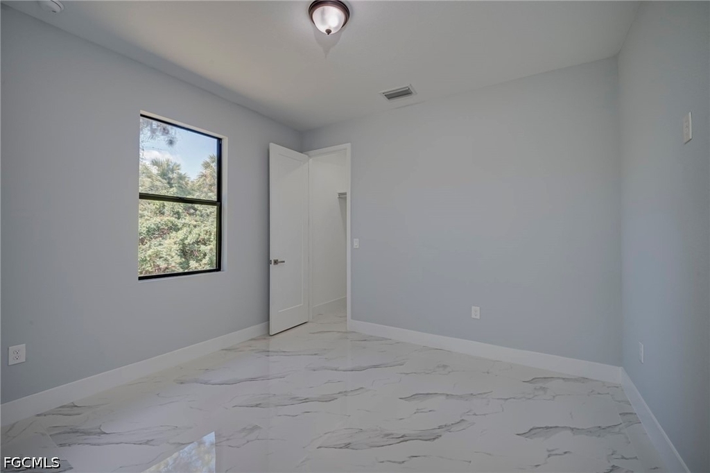 872 Spaulding Street E - Photo 22
