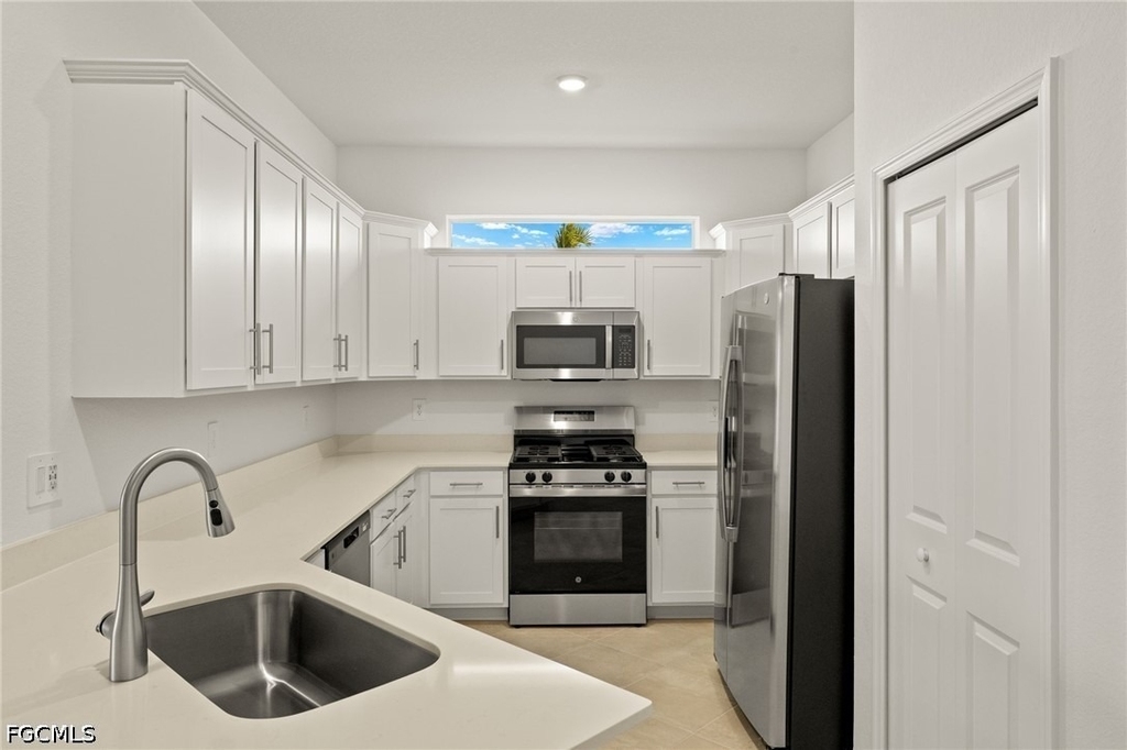 44331 Topmast Terrace - Photo 8
