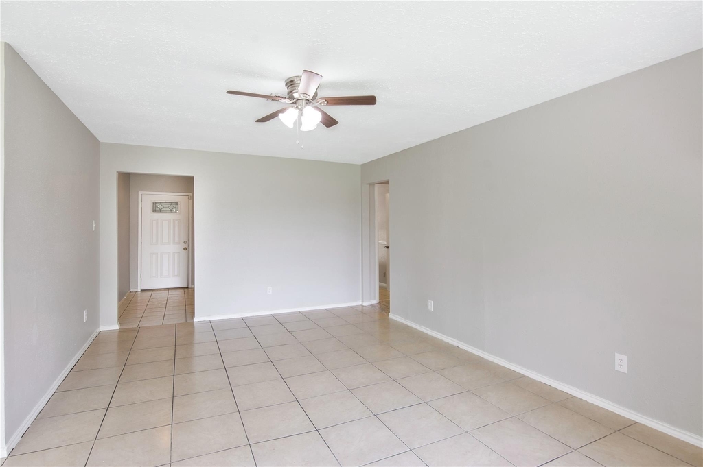11710 Old Telegraph Road - Photo 7