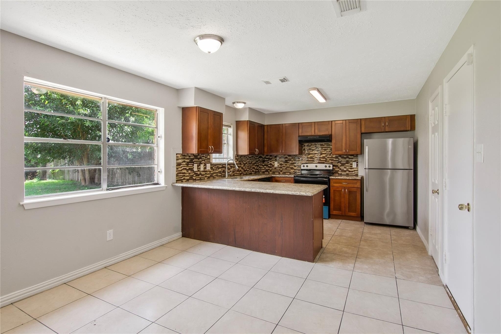 11710 Old Telegraph Road - Photo 9