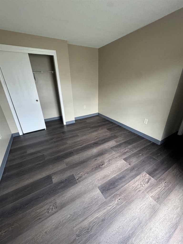 130 Eastern - Photo 14