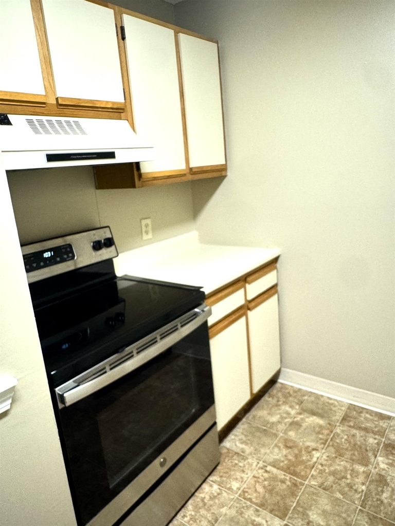 130 Eastern - Photo 19