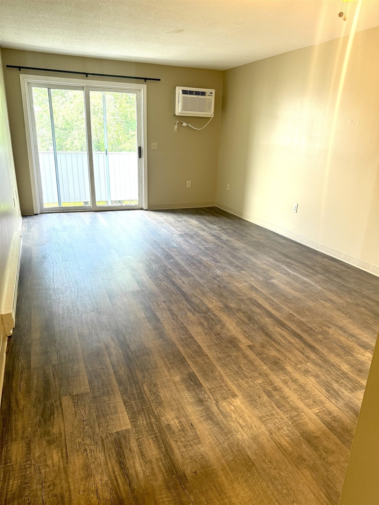 130 Eastern - Photo 1