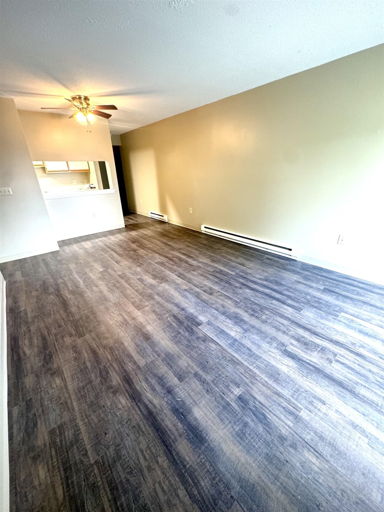 130 Eastern - Photo 2