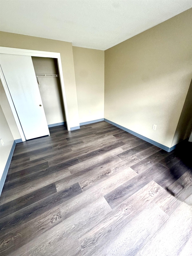 130 Eastern - Photo 12