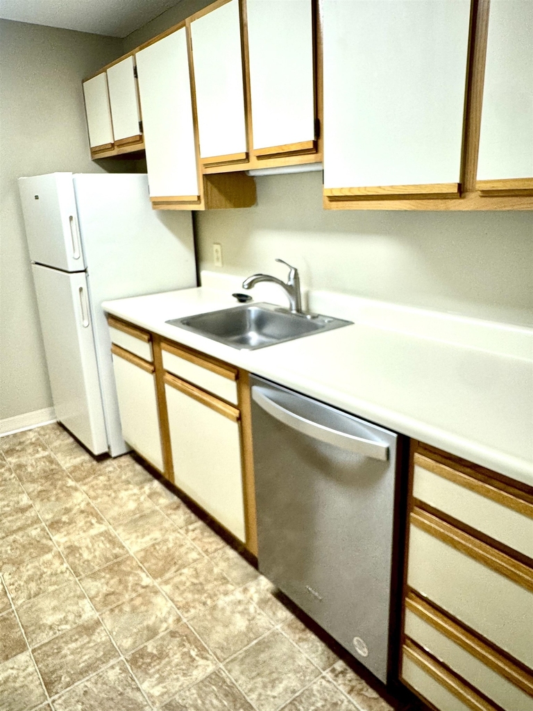 130 Eastern - Photo 7