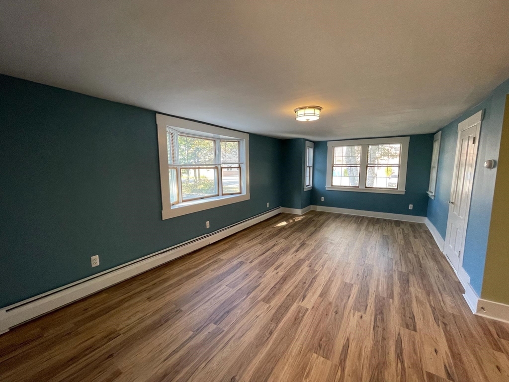 63 Main - Photo 8