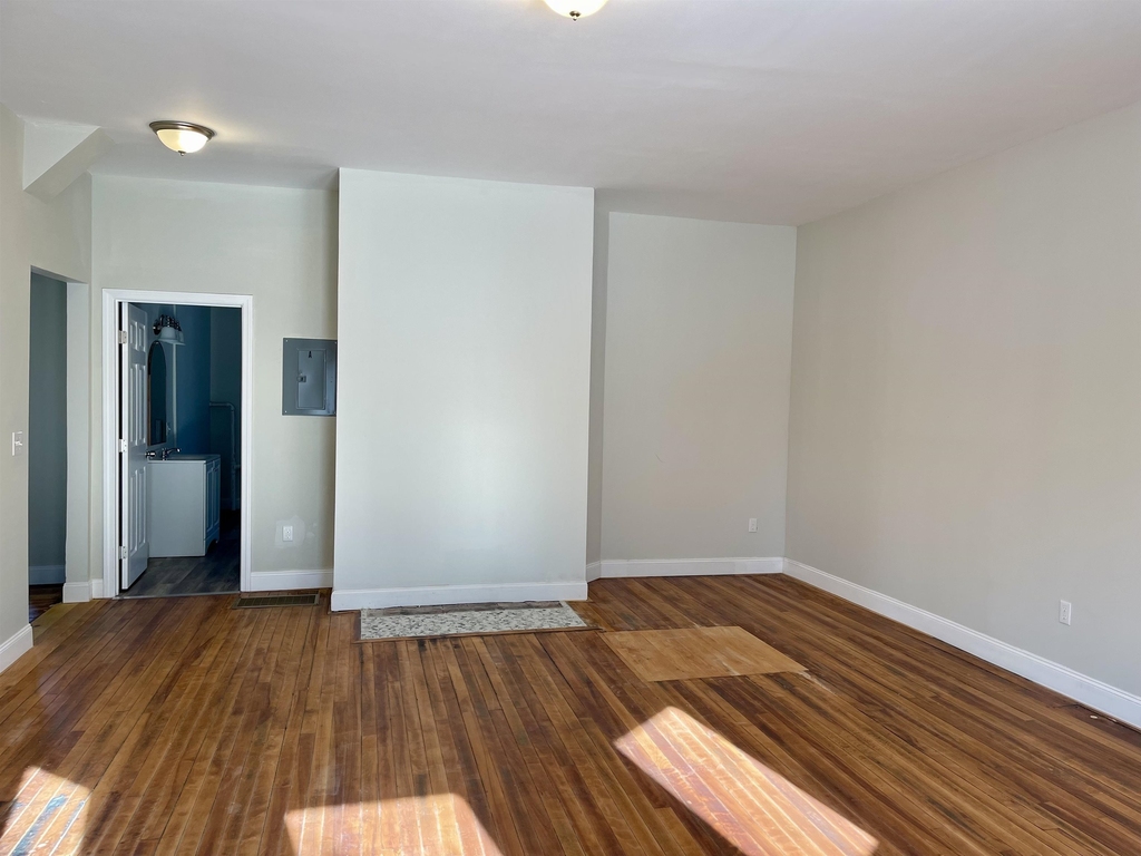 90 Pleasant - Photo 3