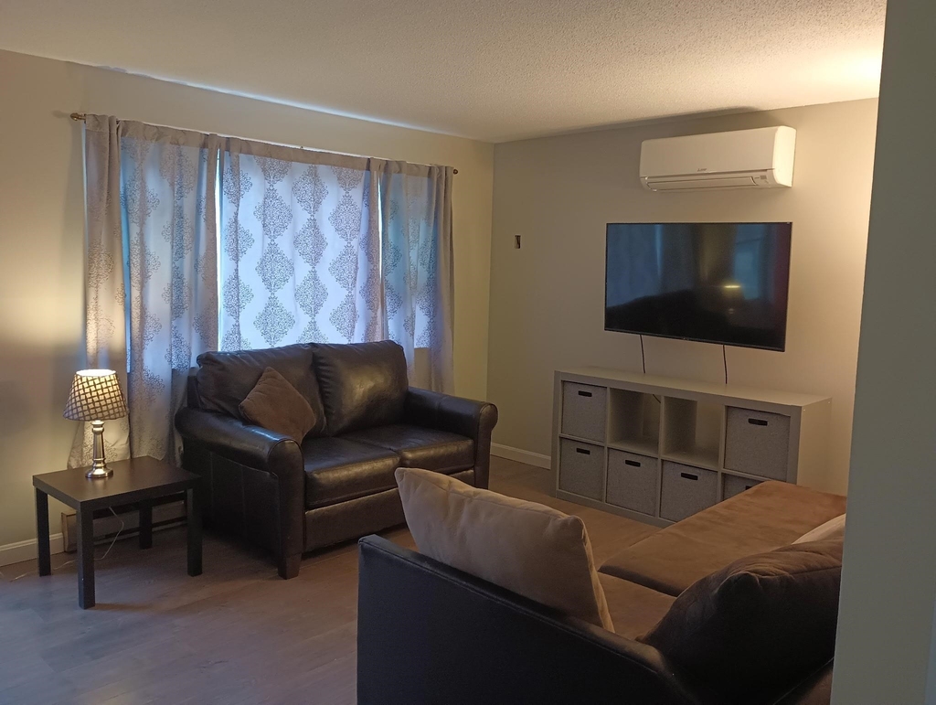 46 Townhouse - Photo 4