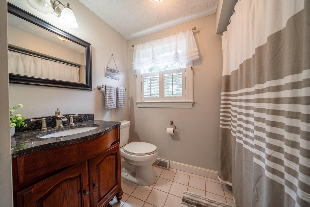 246 Winding Pond - Photo 10