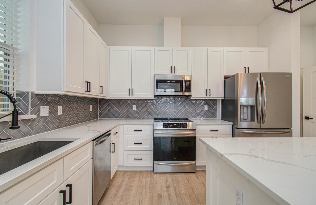 6420 Highland Pine Lane - Photo 11