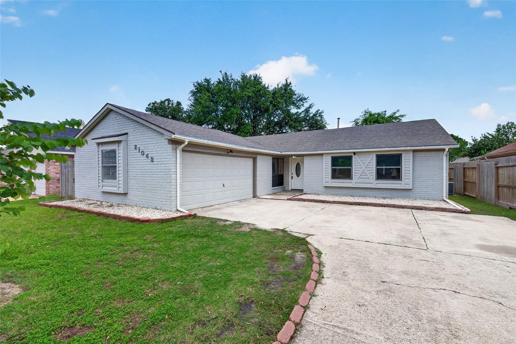 21043 Northern Colony Ct - Photo 0