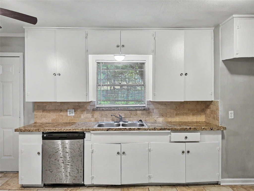 1223 Shawnee Street - Photo 7