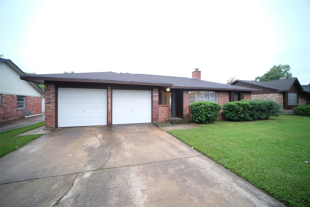 12403 Bexley Drive - Photo 1