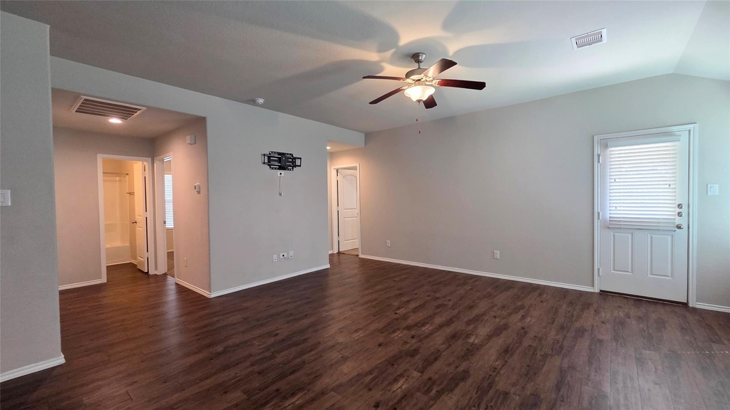 14097 Lake Crescent Drive - Photo 5