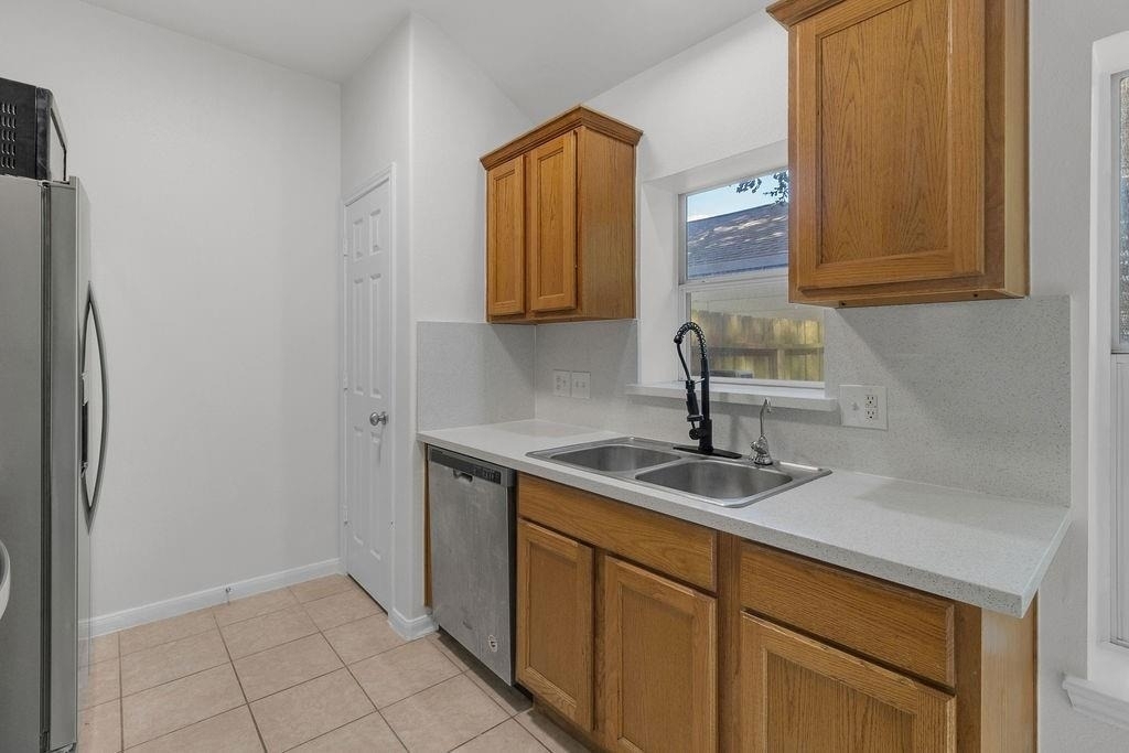 16413 Danika Oak Drive - Photo 5